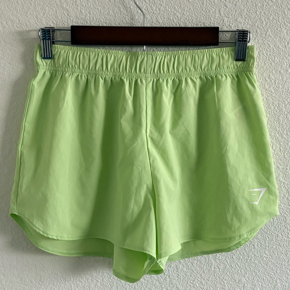 Gymshark Women's Size S Essential Loose 2.5"‎ Training Pull-On Shorts Lime Green